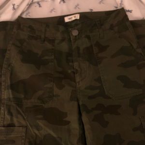 Garage pants, camo green with side pockets